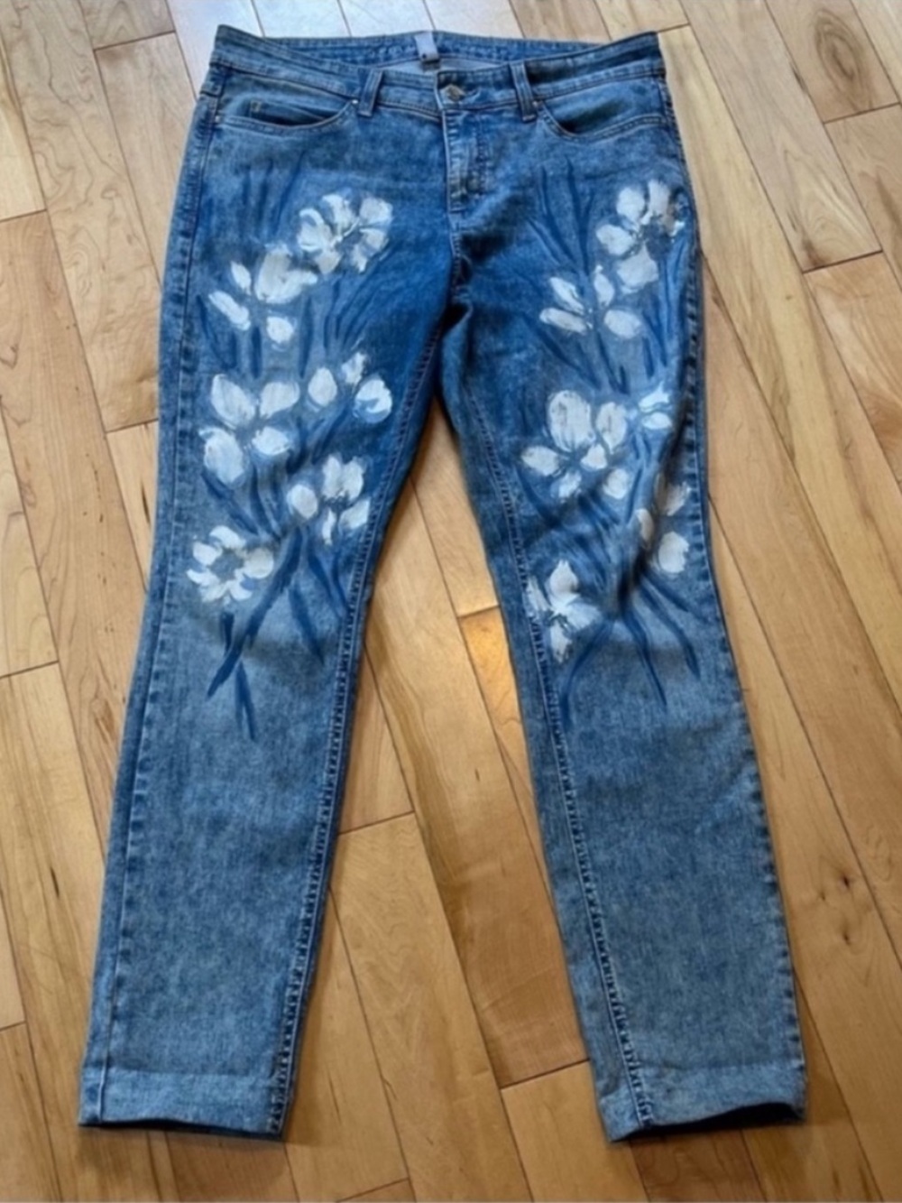 MAC JEANS Dream Skinny Authentic with white floral paint design size 32